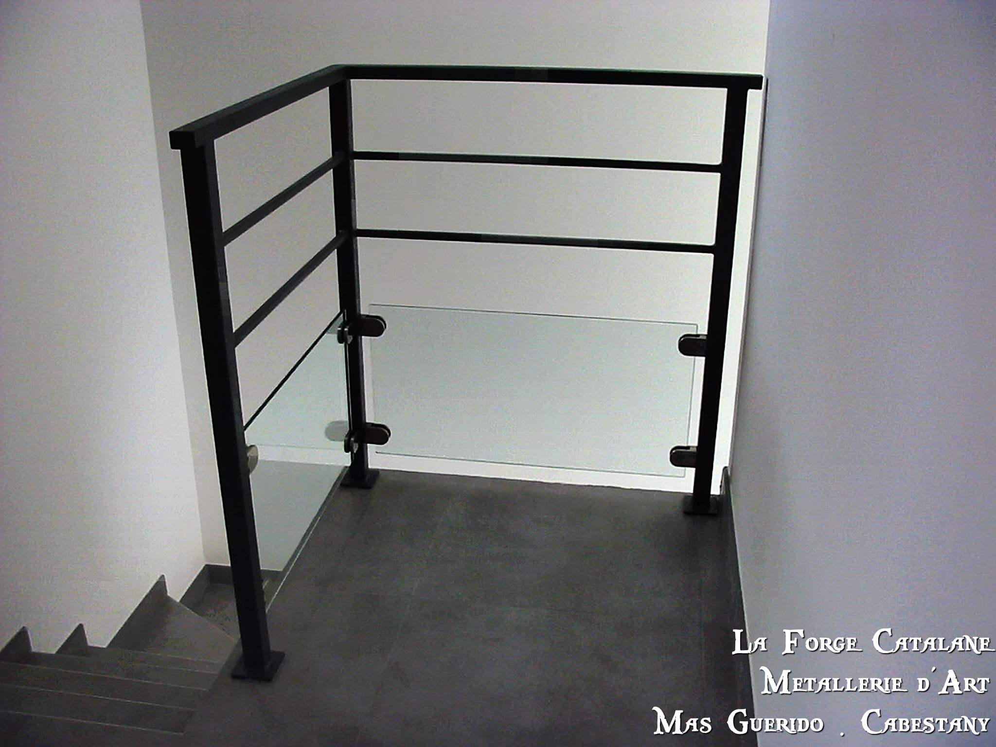 Garde corps moderne pince verre inox forge catalane 2.jpg